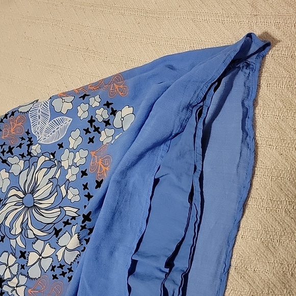 Womens top - Picture 4 of 6